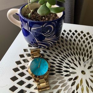 Michael Kors Accessories - Michael kors women's analog watch Michael Kors Accessories - Michael kors women's analog watch